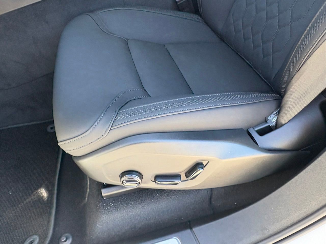 New 2026 Volvo XC90 T8 Plus w/ Protection Package Premier image 21