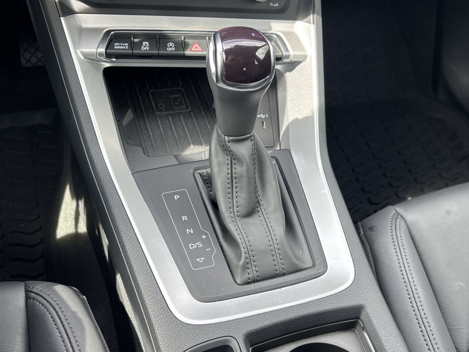 Certified 2025 Audi Q3 2.0T Premium AWD/4WD image 16