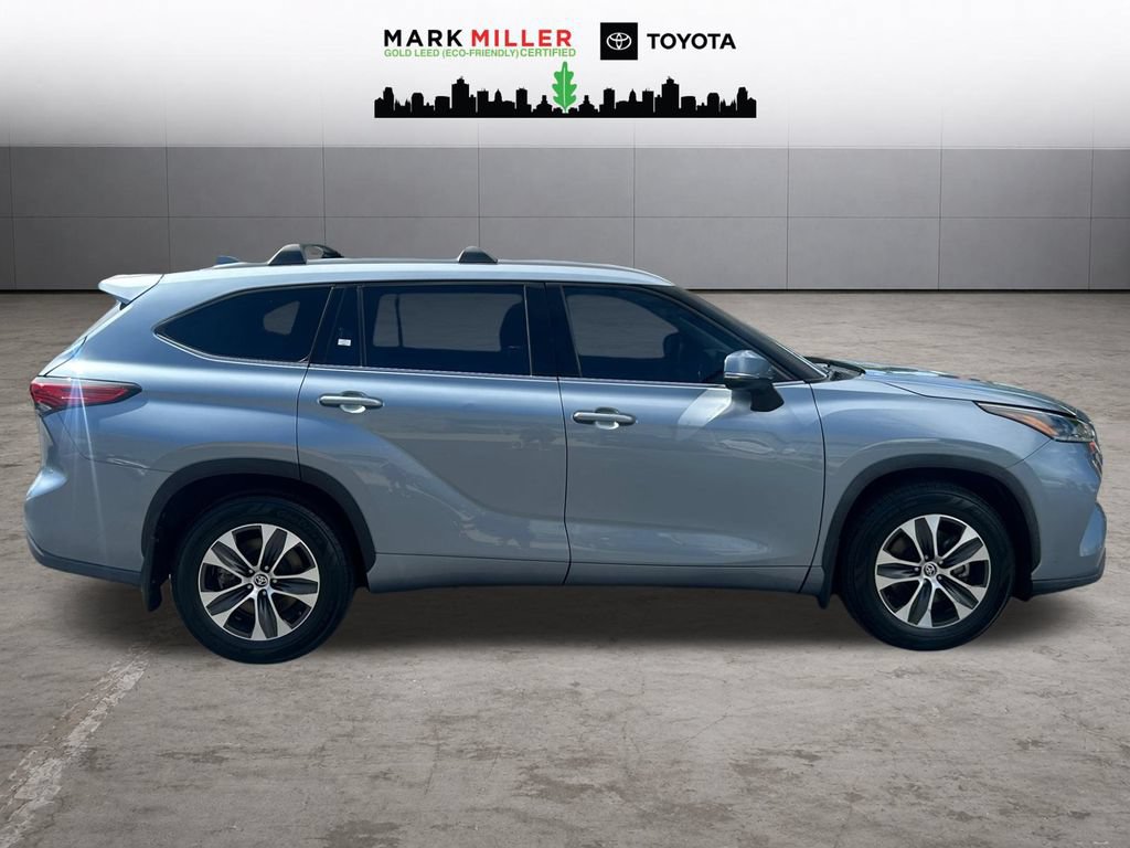 Used 2021 Toyota Highlander XLE FWD image 7