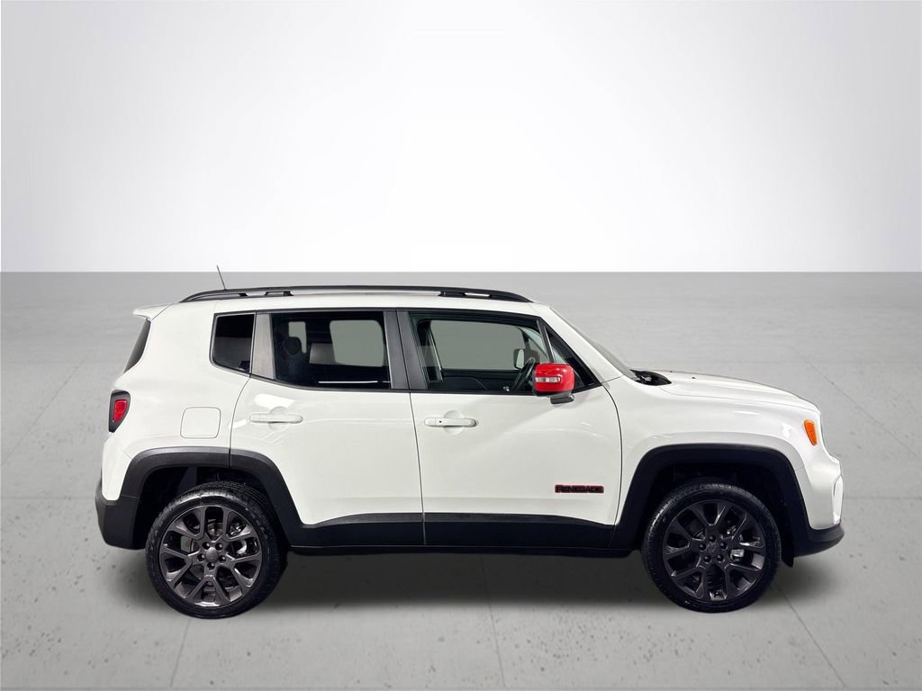 Certified 2023 Jeep Renegade Latitude w/ Sun/Sound Group AWD/4WD image 6