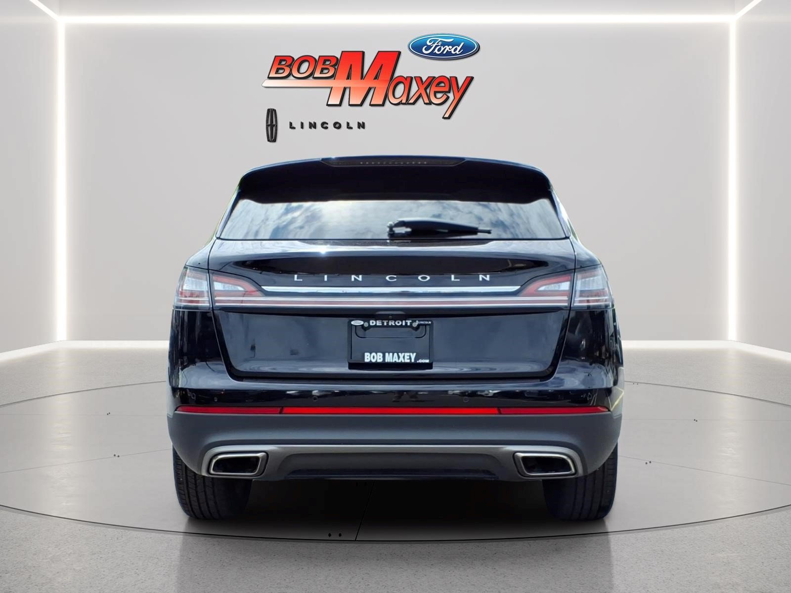Used 2023 Lincoln Nautilus Reserve AWD/4WD image 5