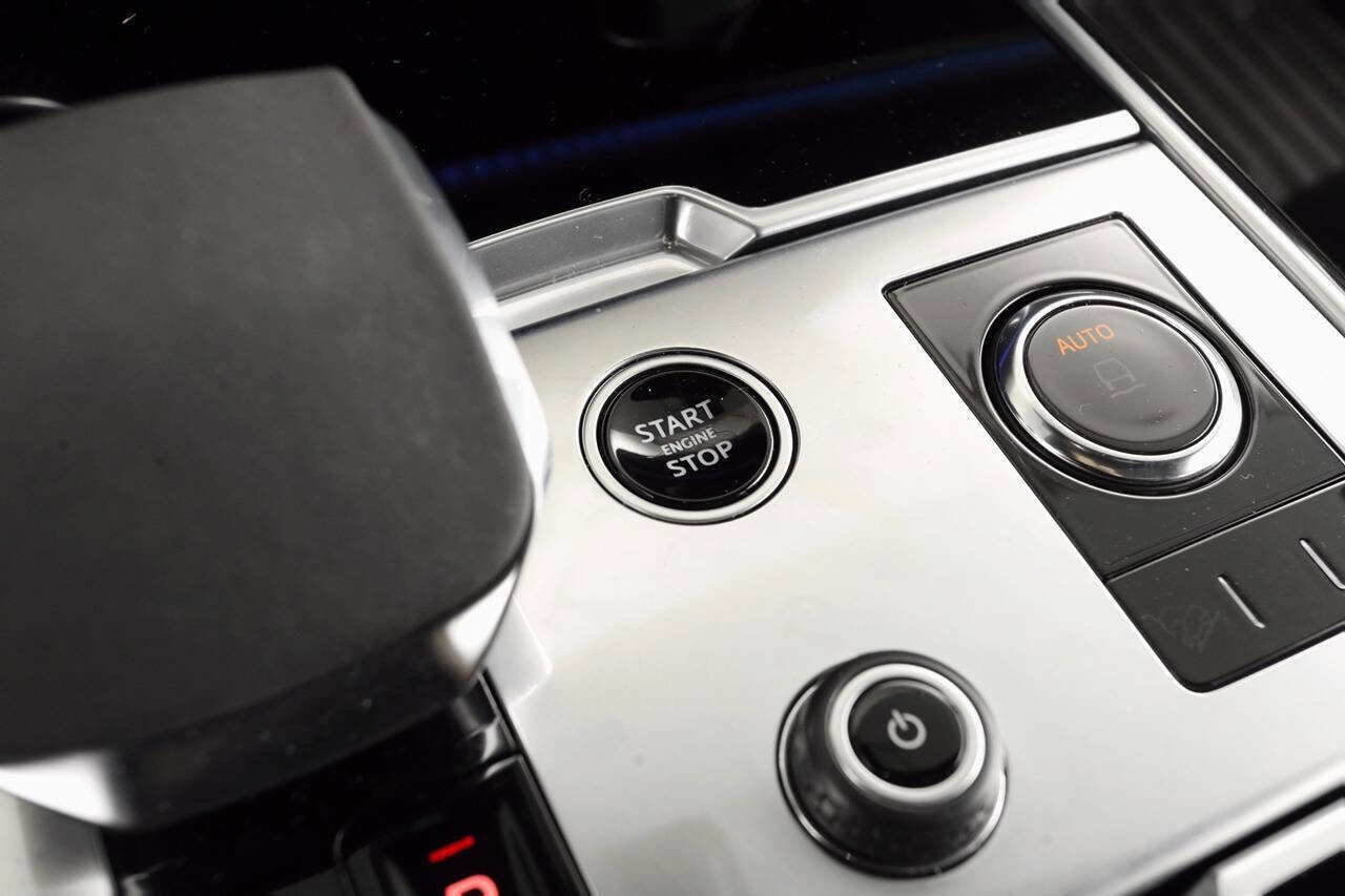 Used 2023 Land Rover Range Rover SE image 34
