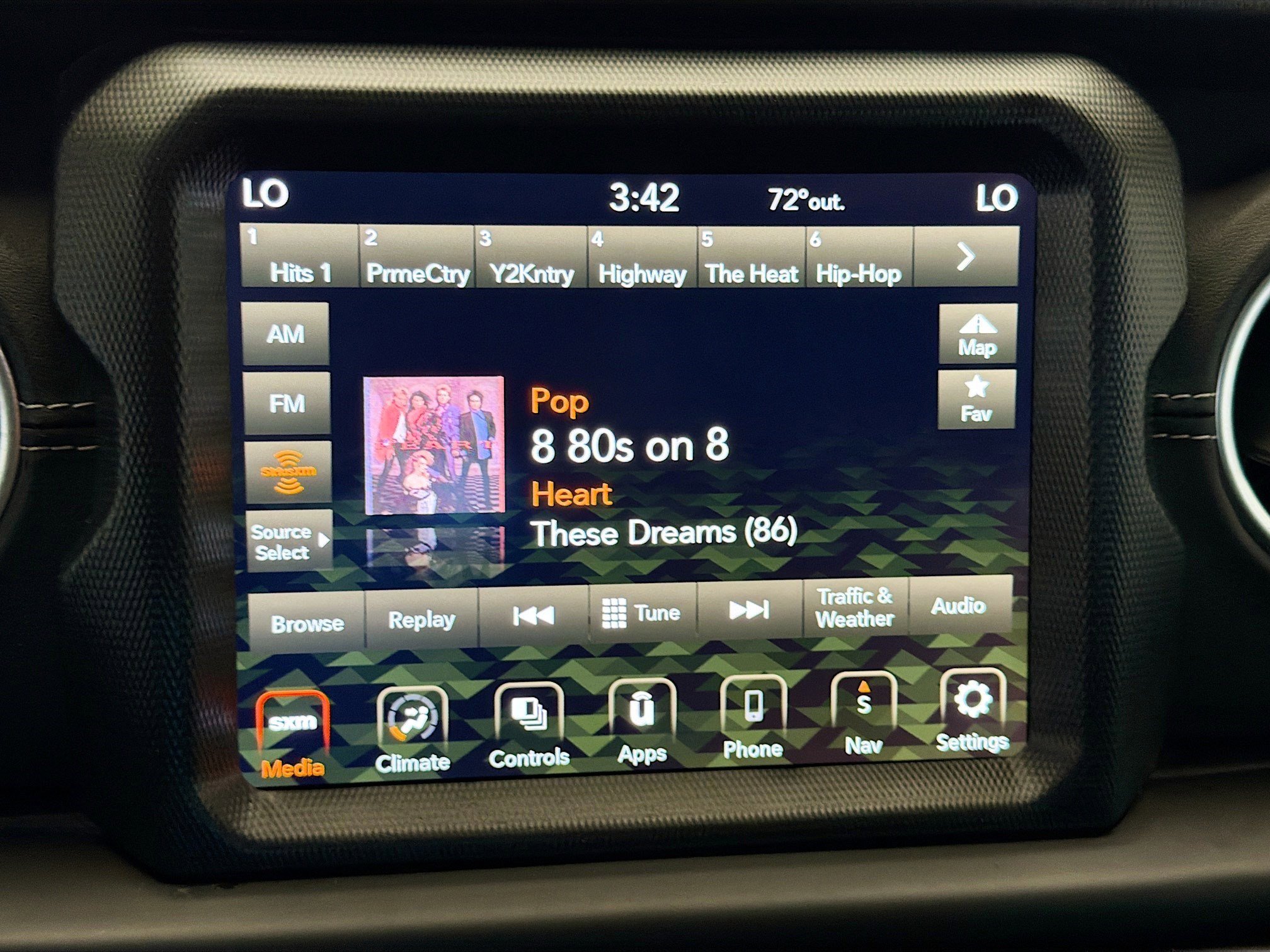 Used 2023 Jeep Wrangler Unlimited Sahara AWD/4WD image 9