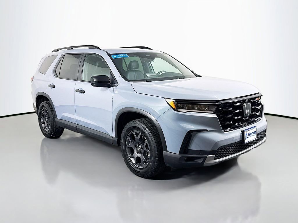 Used 2023 Honda Pilot TrailSport image 1