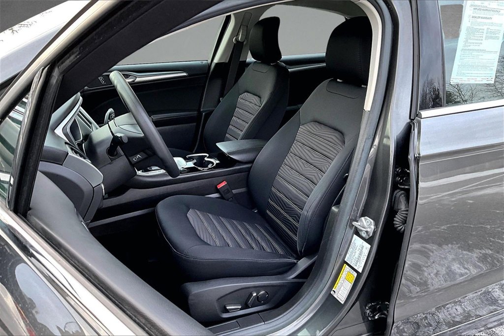 Used 2016 Ford Fusion SE image 20