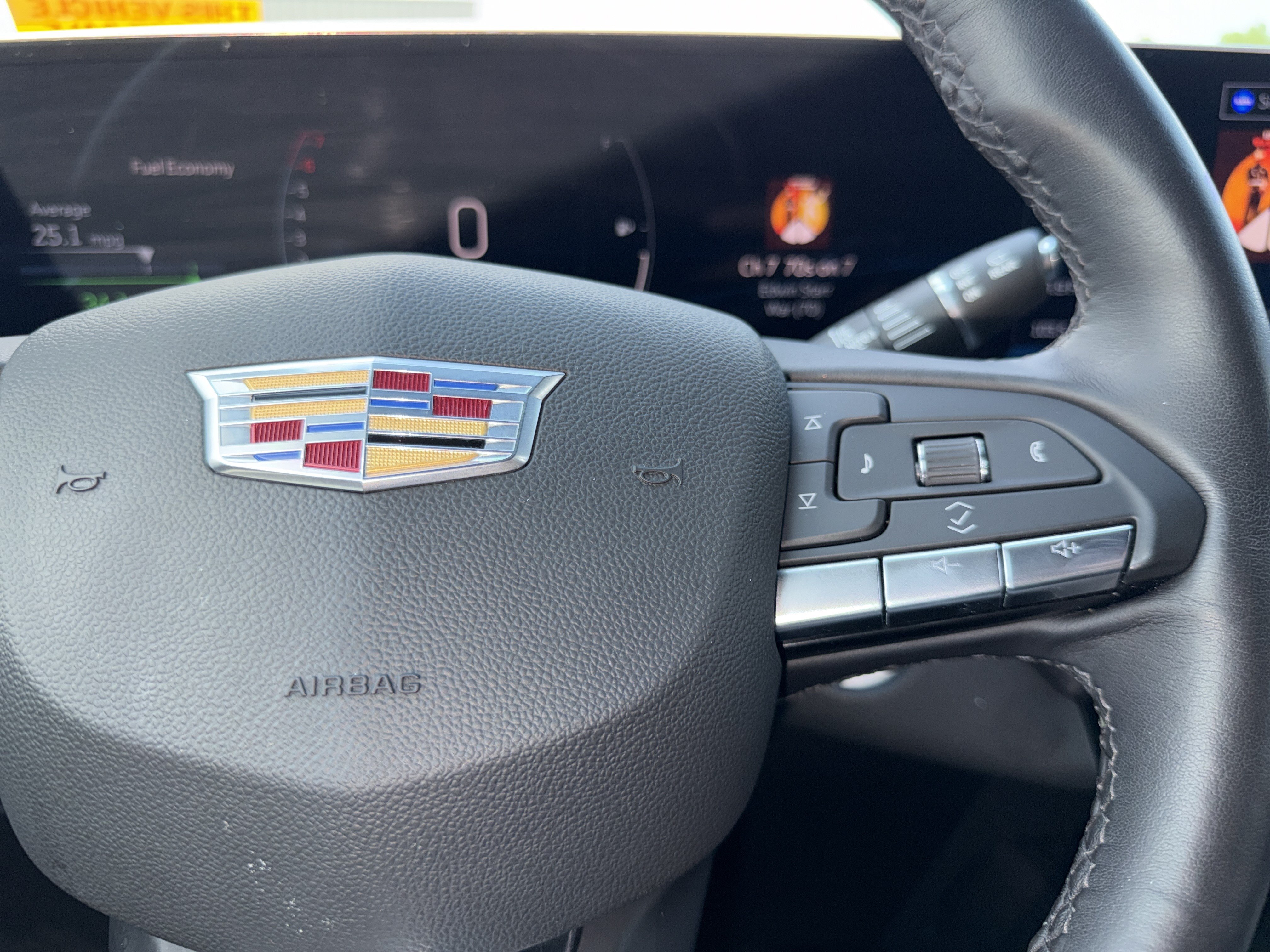 Used 2025 Cadillac XT4 Premium Luxury FWD image 29