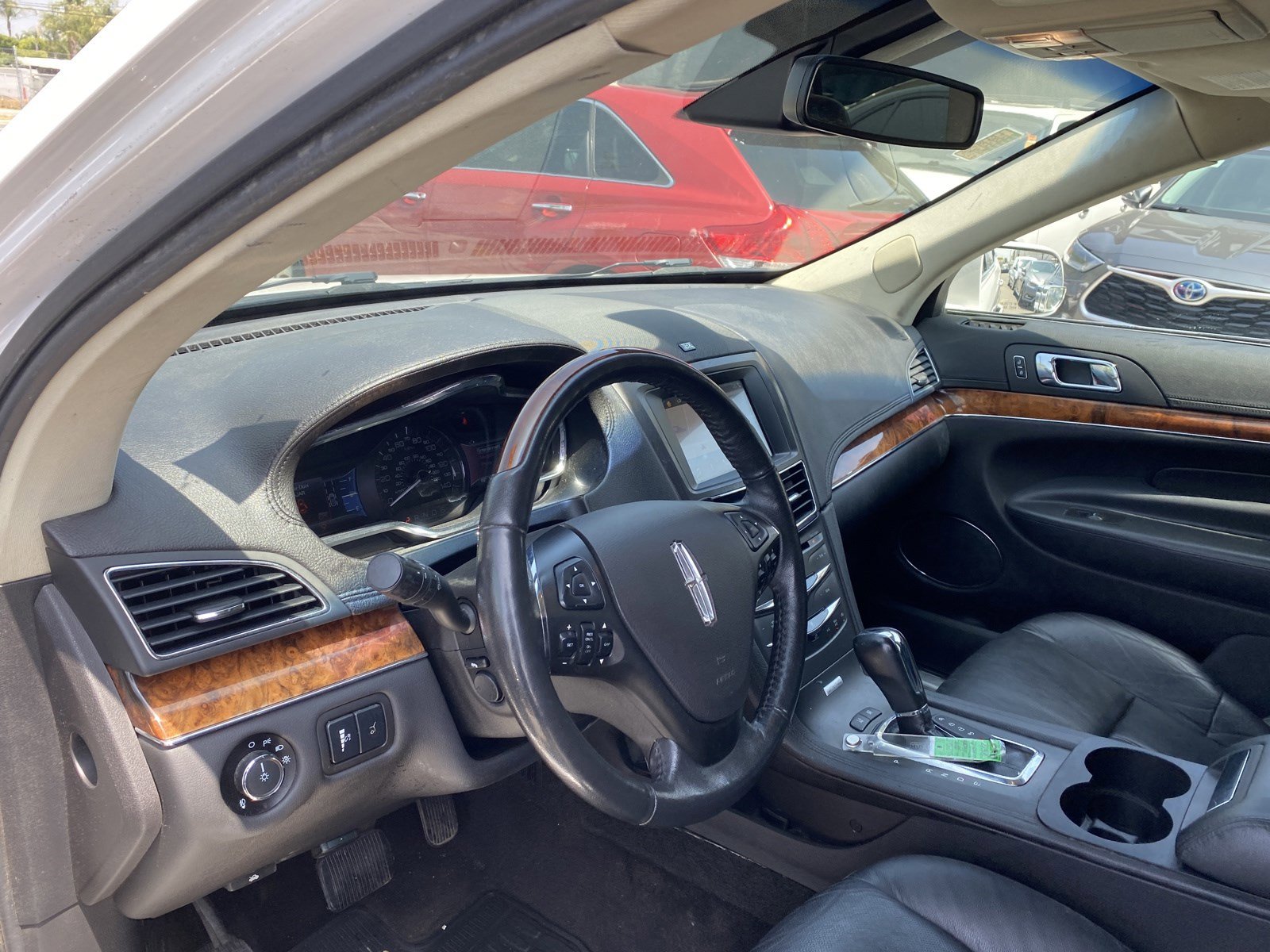 Used 2019 Lincoln MKT AWD image 9