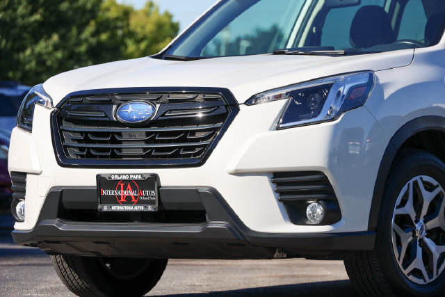 Certified 2023 Subaru Forester Premium AWD/4WD image 17