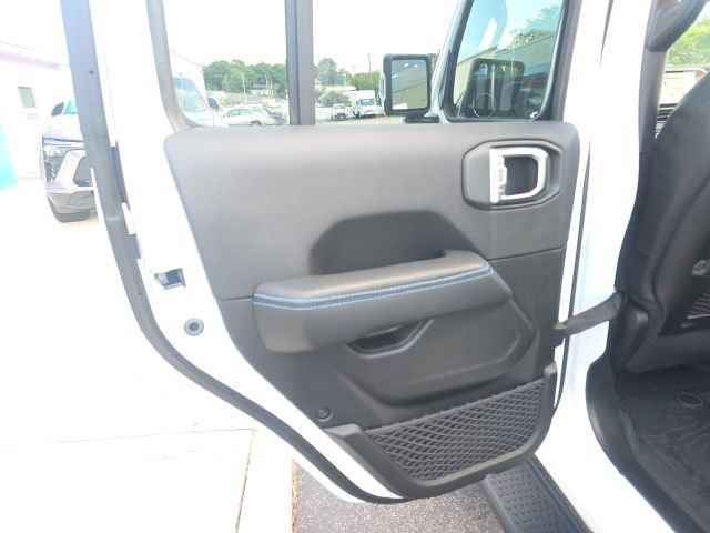 Used 2024 Jeep Wrangler High Altitude AWD/4WD image 29