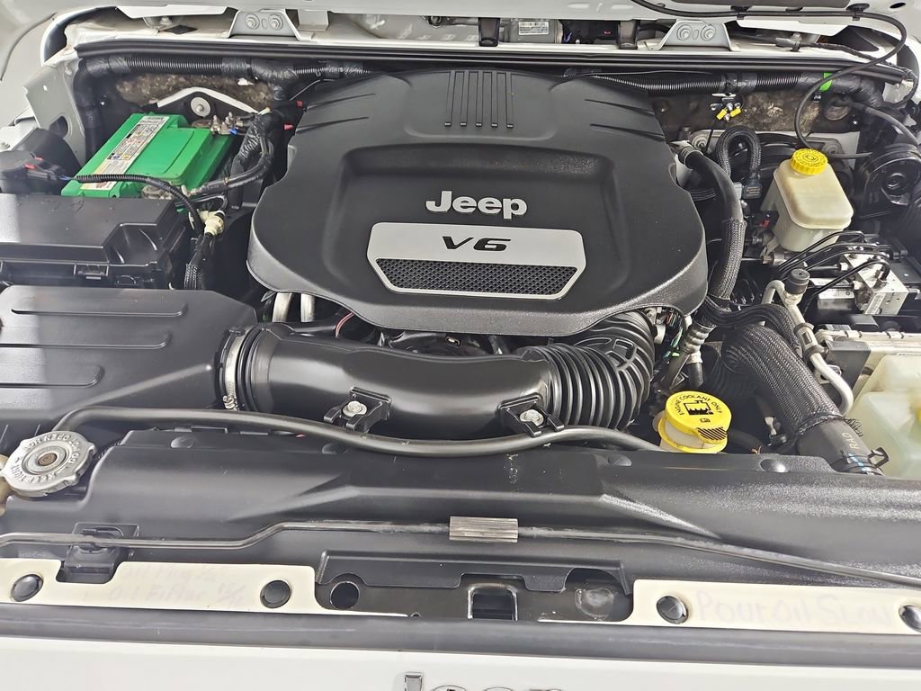 Used 2015 Jeep Wrangler Unlimited Sahara image 20