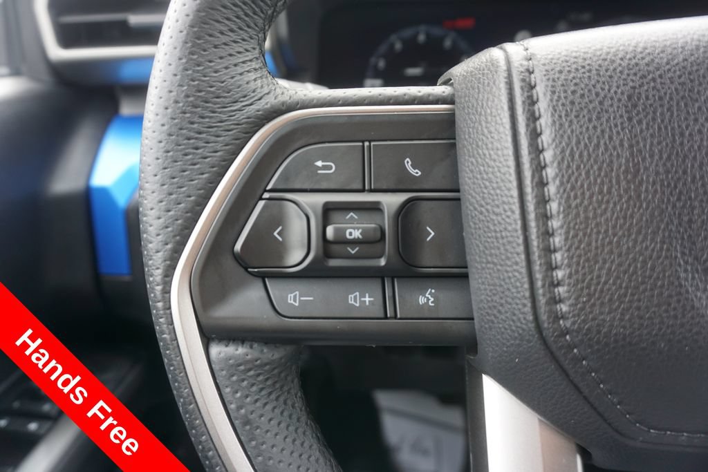 Certified 2025 Toyota Tacoma TRD Off-Road AWD/4WD image 4