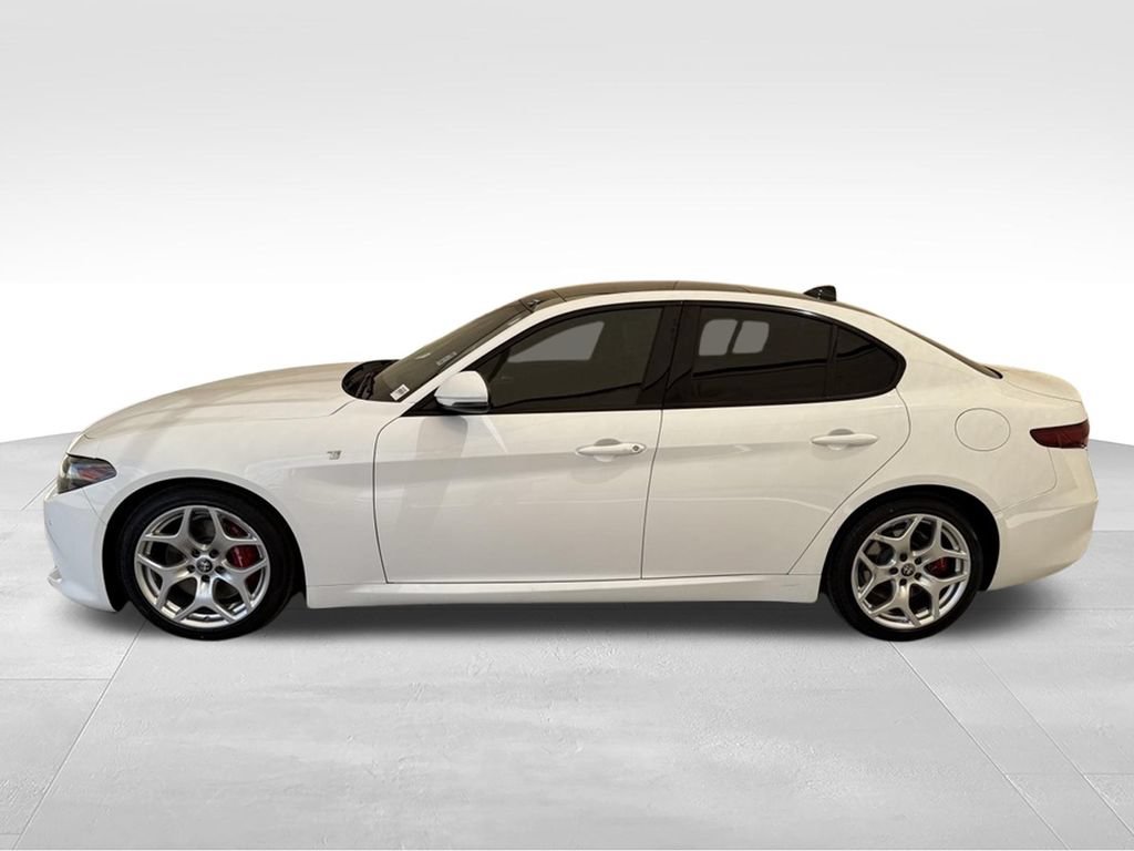 Used 2023 Alfa Romeo Giulia Ti w/ Active Assist Plus Package RWD image 6