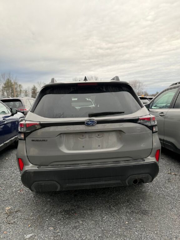 Used 2025 Subaru Forester Limited AWD/4WD image 6