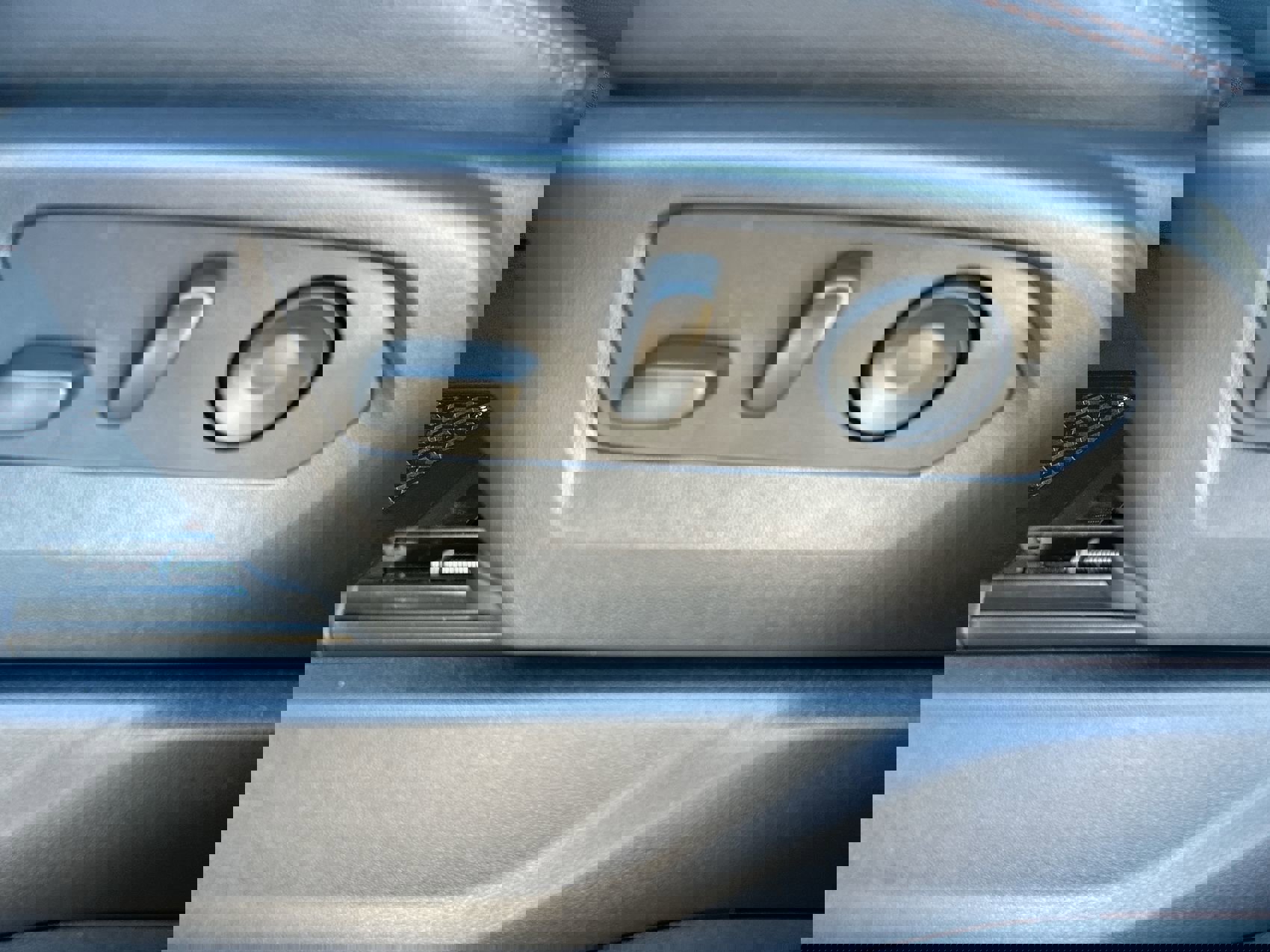 Used 2024 GMC Sierra 1500 AT4 w/ Technology Package image 12