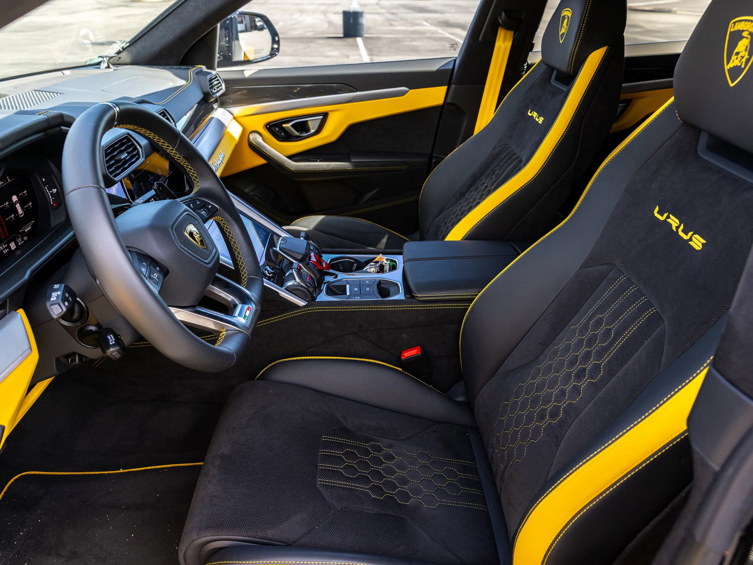 Used 2024 Lamborghini Urus S image 31