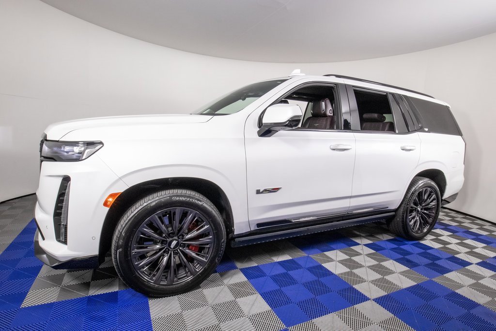 Used 2023 Cadillac Escalade V w/ LPO, ONYX Package image 1