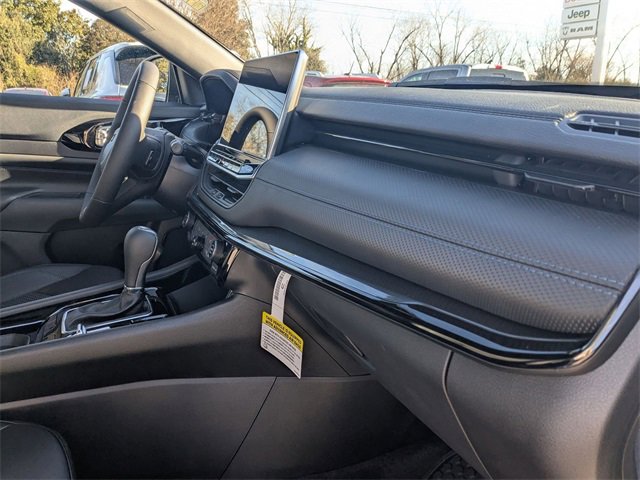 New 2026 Jeep Compass Latitude image 34