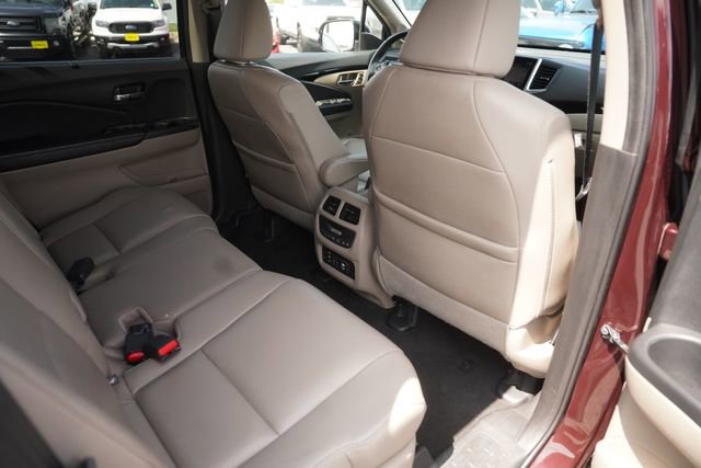 Used 2017 Honda Pilot Touring image 17