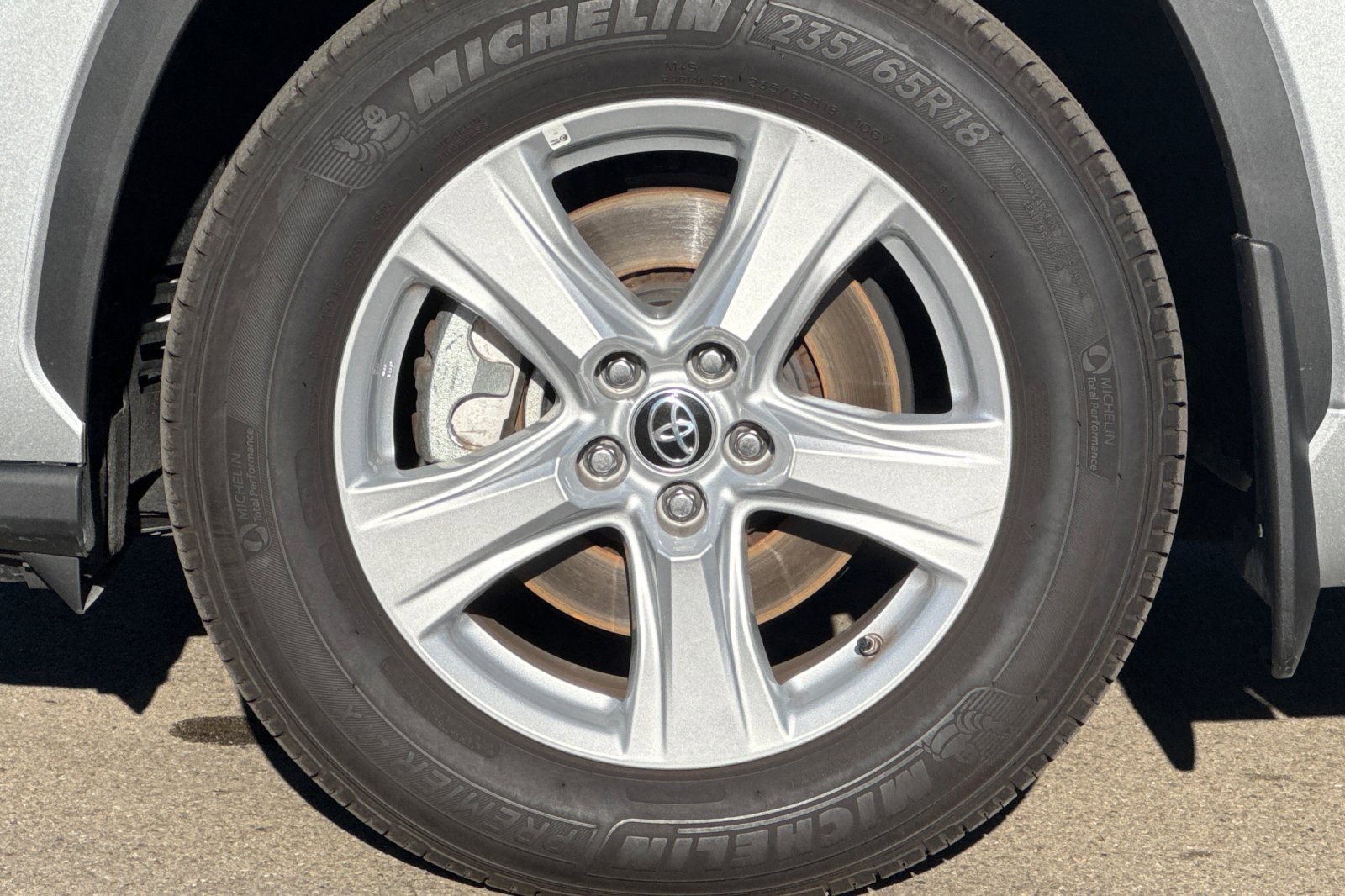 Used 2025 Toyota Highlander LE image 46