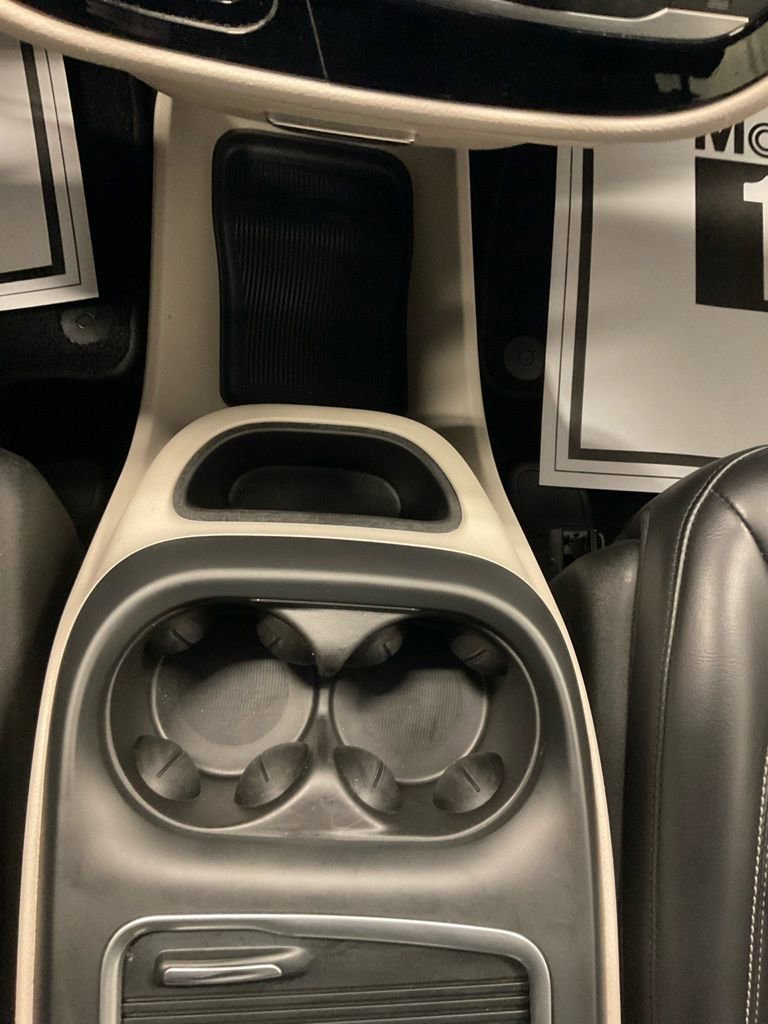 Used 2023 Chrysler Pacifica Touring-L image 22