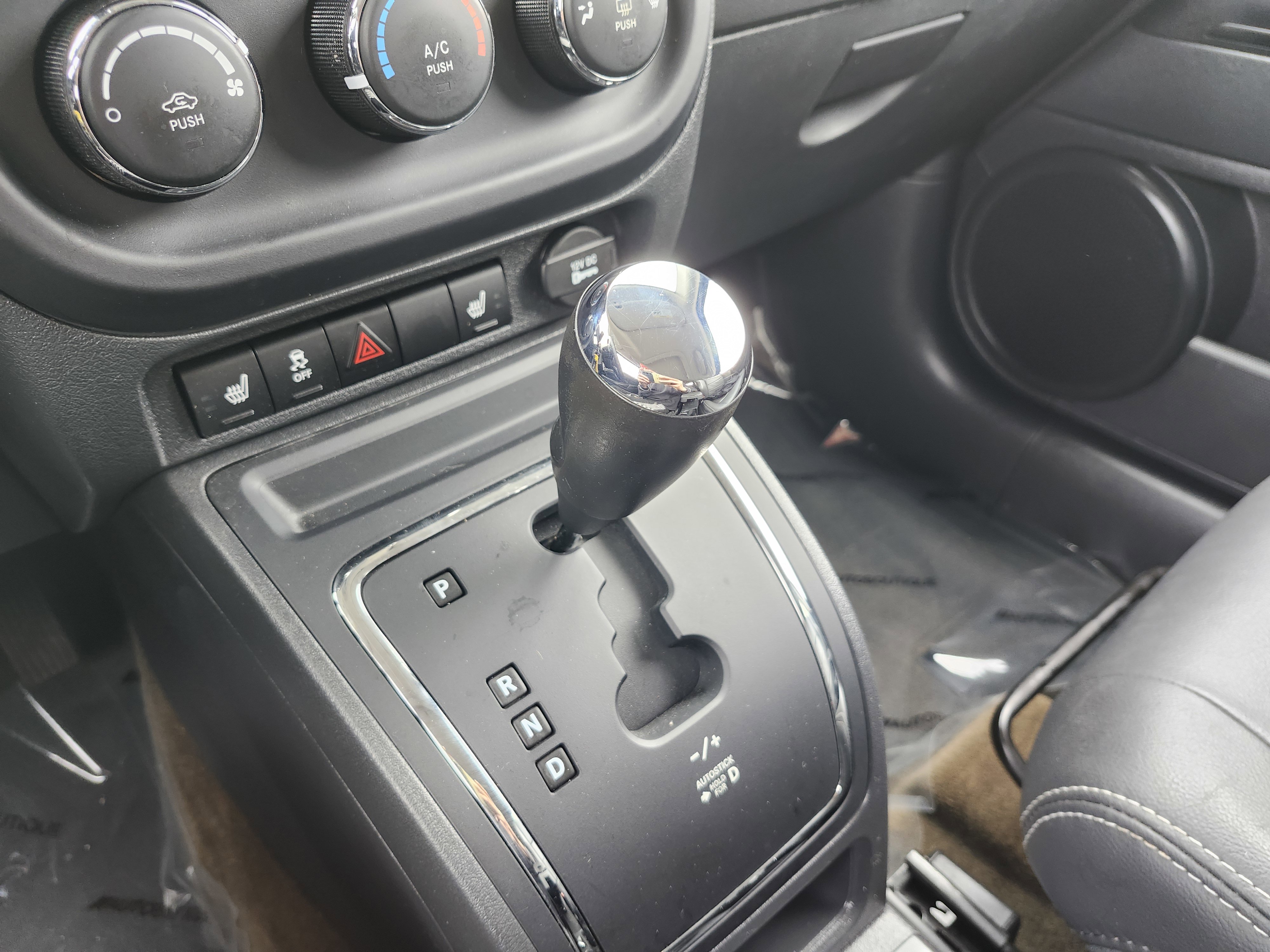 Used 2016 Jeep Patriot High Altitude image 30