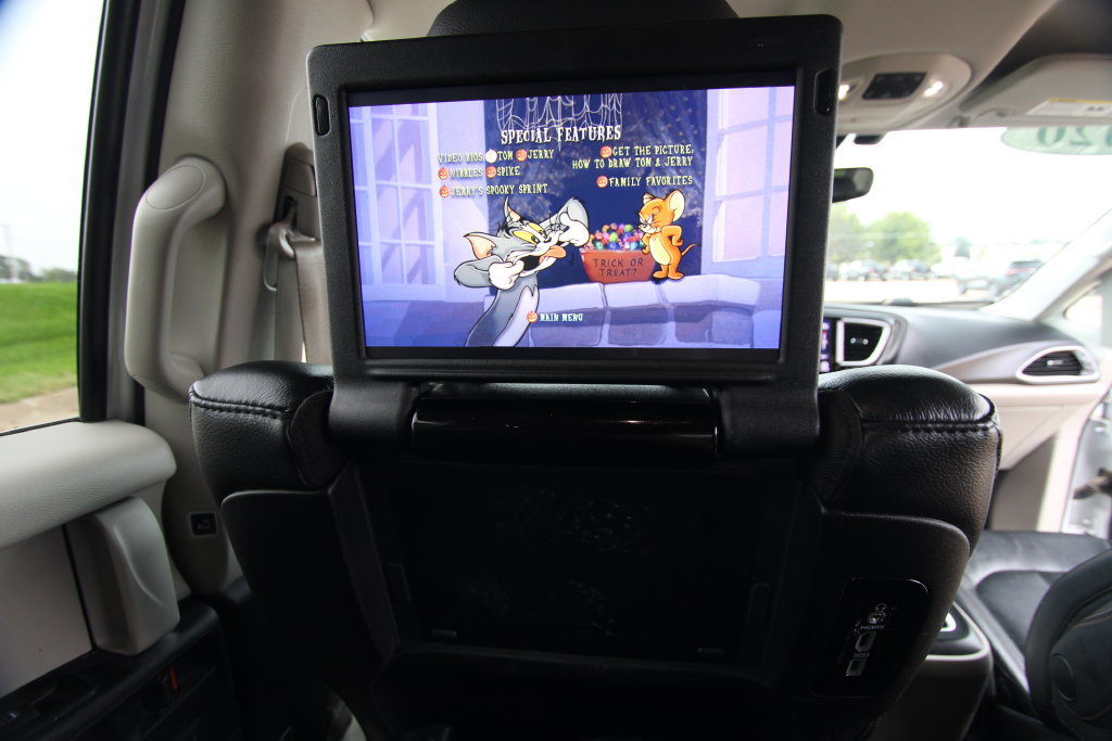 Used 2020 Chrysler Pacifica Touring-L Plus FWD image 15