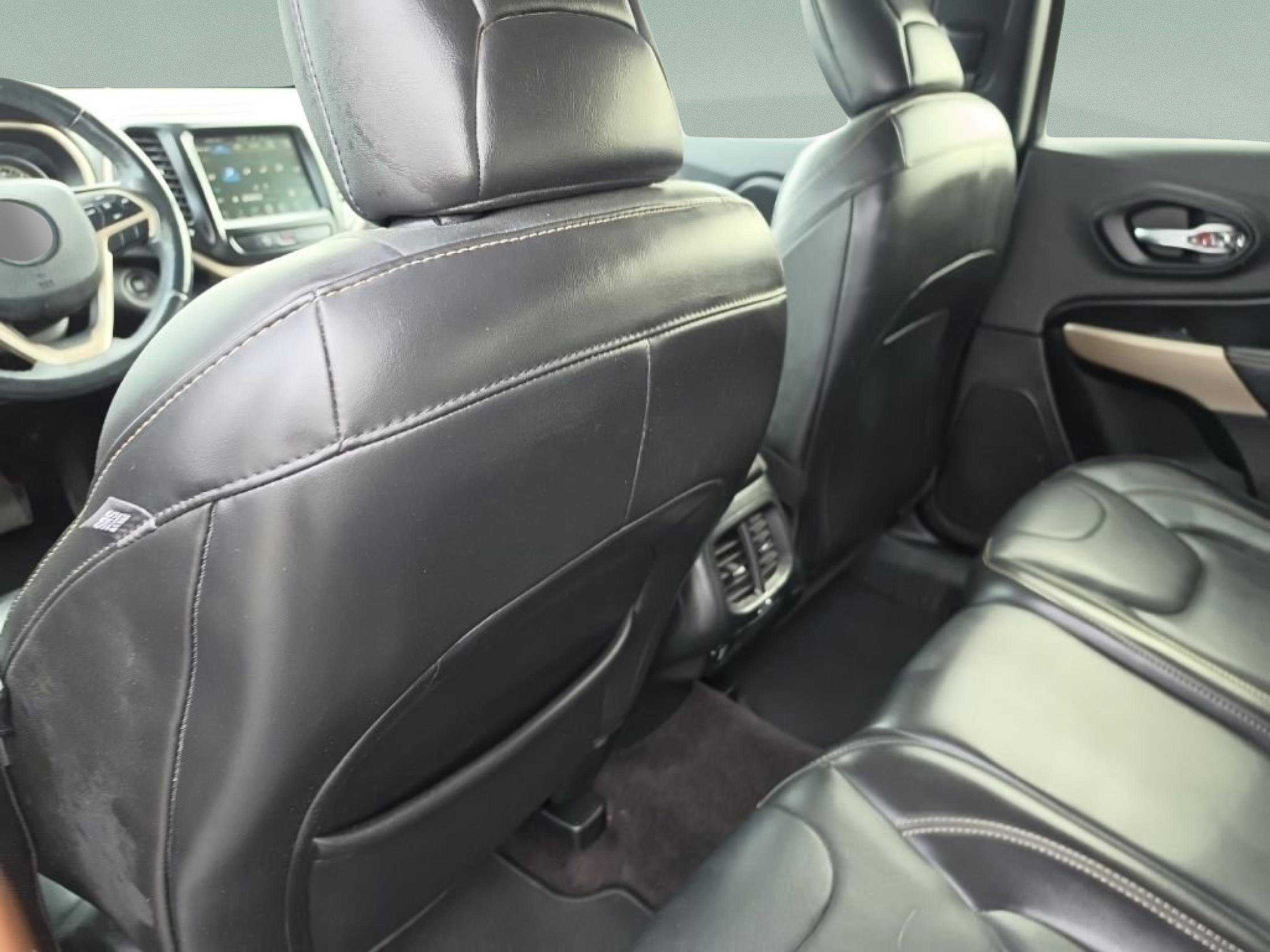 Used 2018 Jeep Cherokee Limited image 9