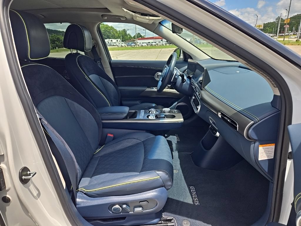 Used 2023 Genesis GV60 Performance w/ Cargo Package AWD/4WD image 22