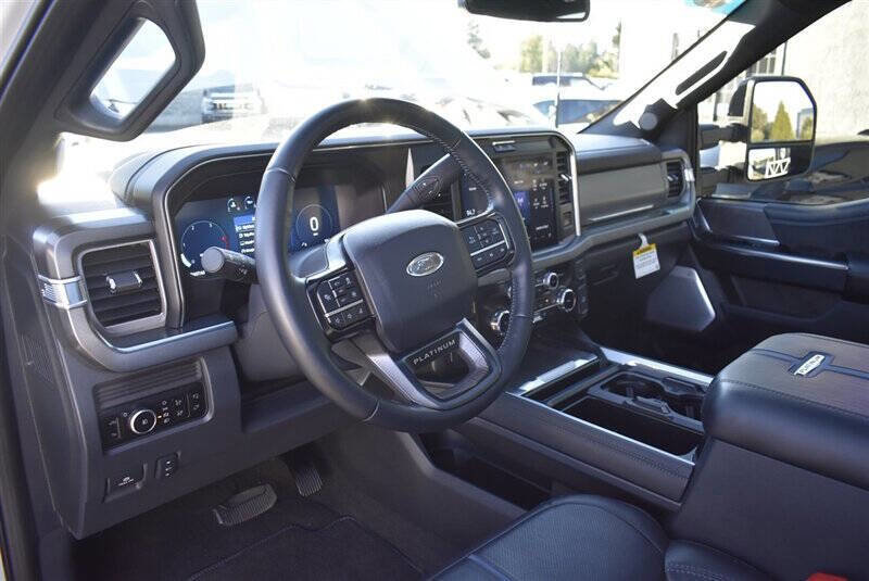 Used 2025 Ford F450 Platinum w/ FX4 Off-Road Package image 16