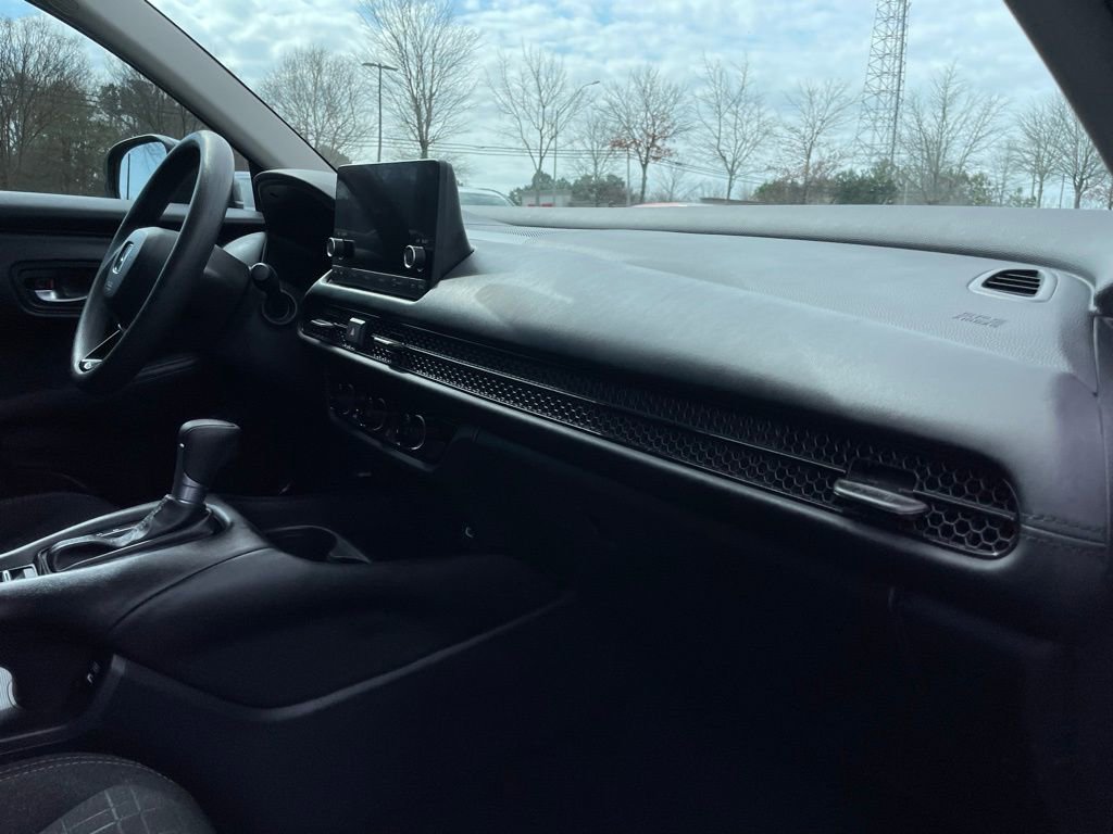 Certified 2025 Honda HR-V LX image 32