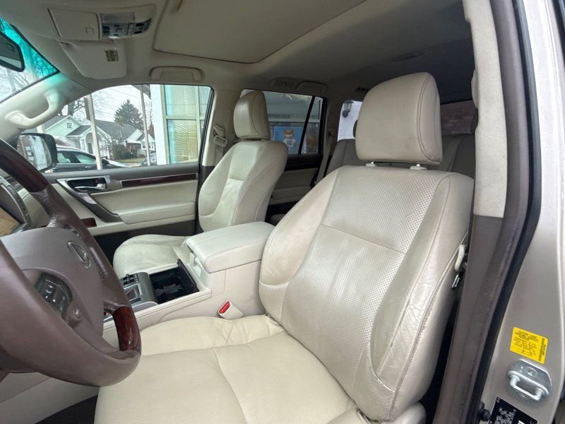Used 2010 Lexus GX 460 image 12