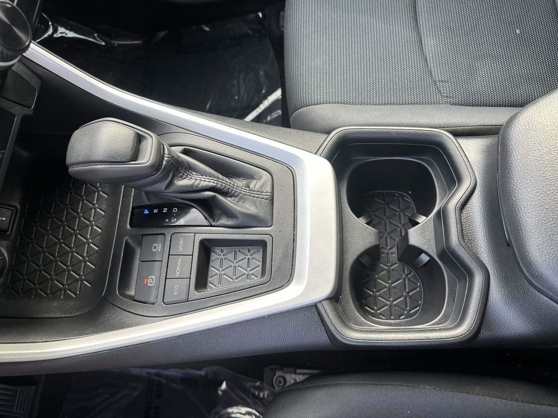 Used 2021 Toyota RAV4 LE FWD image 20