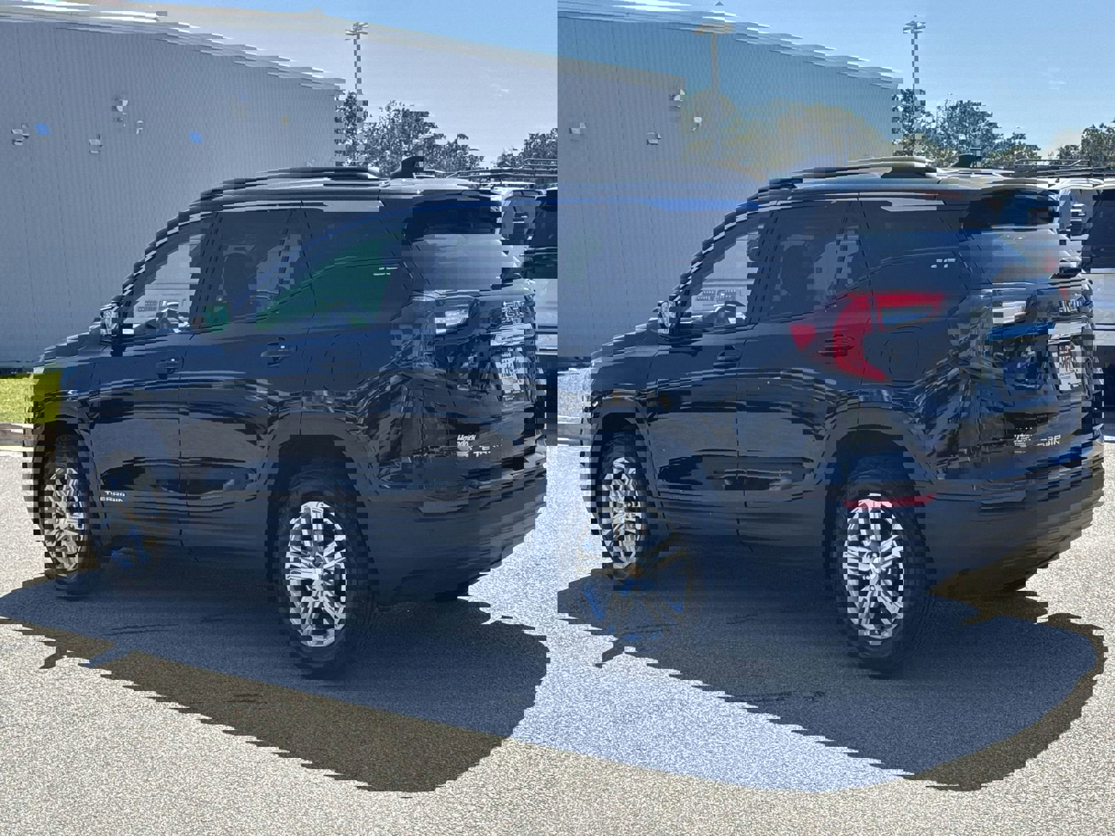 Certified 2024 GMC Terrain SLE w/ Driver Convenience Package image 8