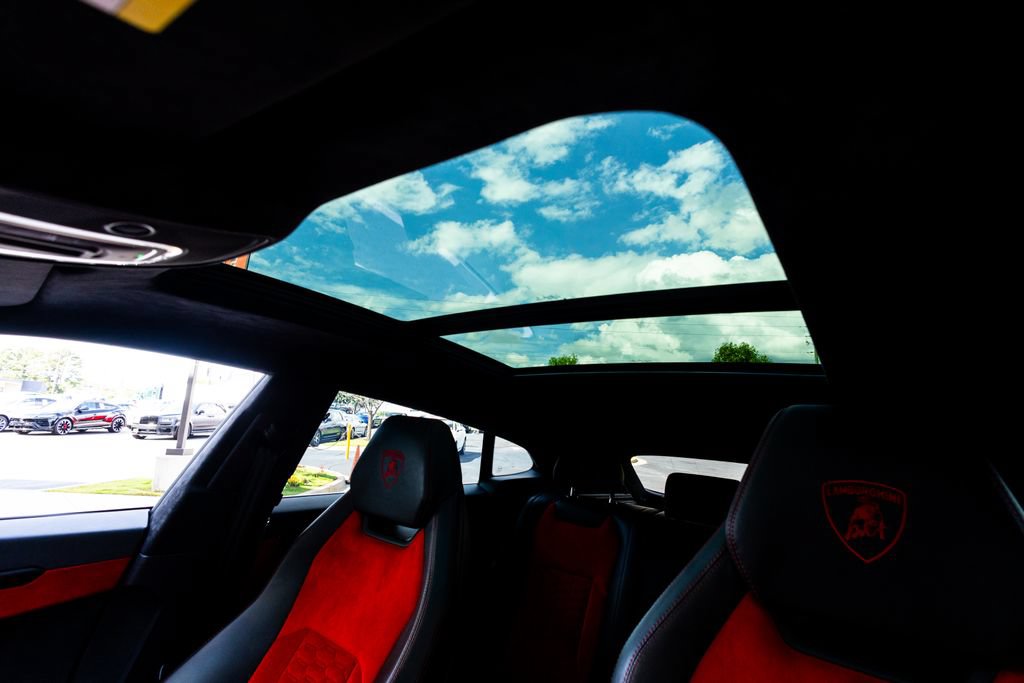 Used 2022 Lamborghini Urus AWD/4WD image 48