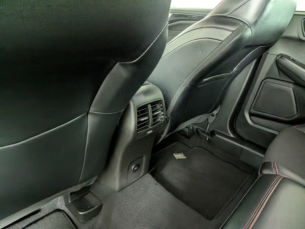 Used 2025 Ford Escape ST-Line AWD/4WD image 31