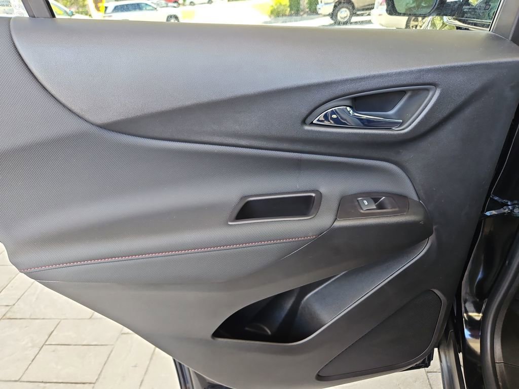 Used 2022 Chevrolet Equinox RS w/ RS Leather Package image 31