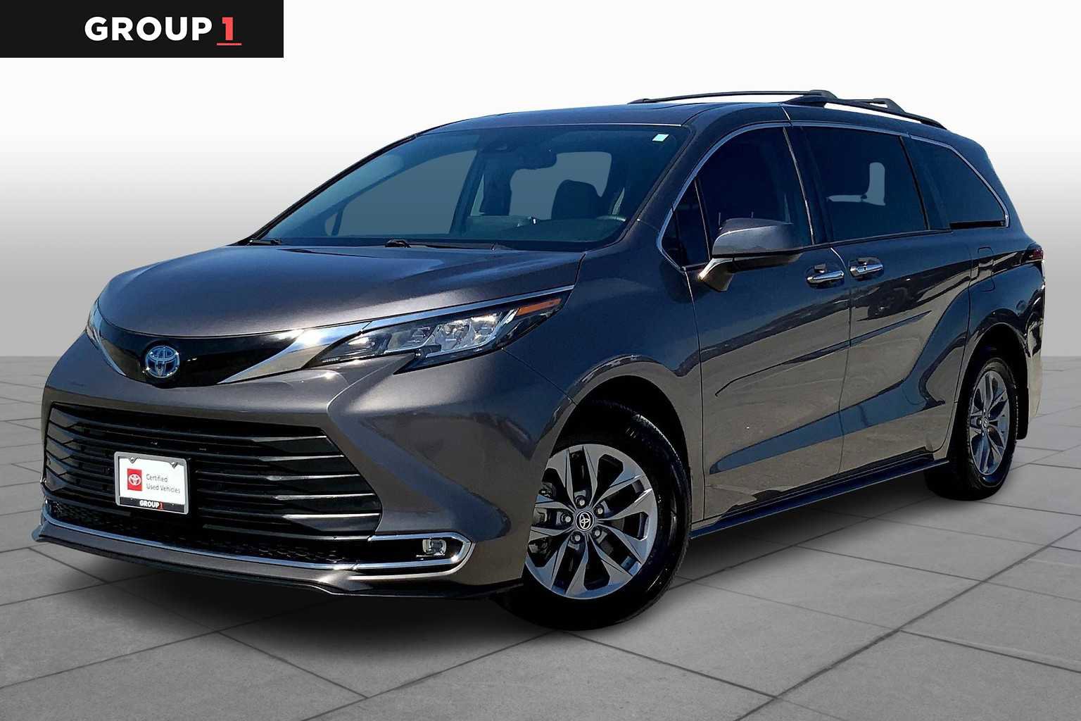 Certified 2022 Toyota Sienna XLE