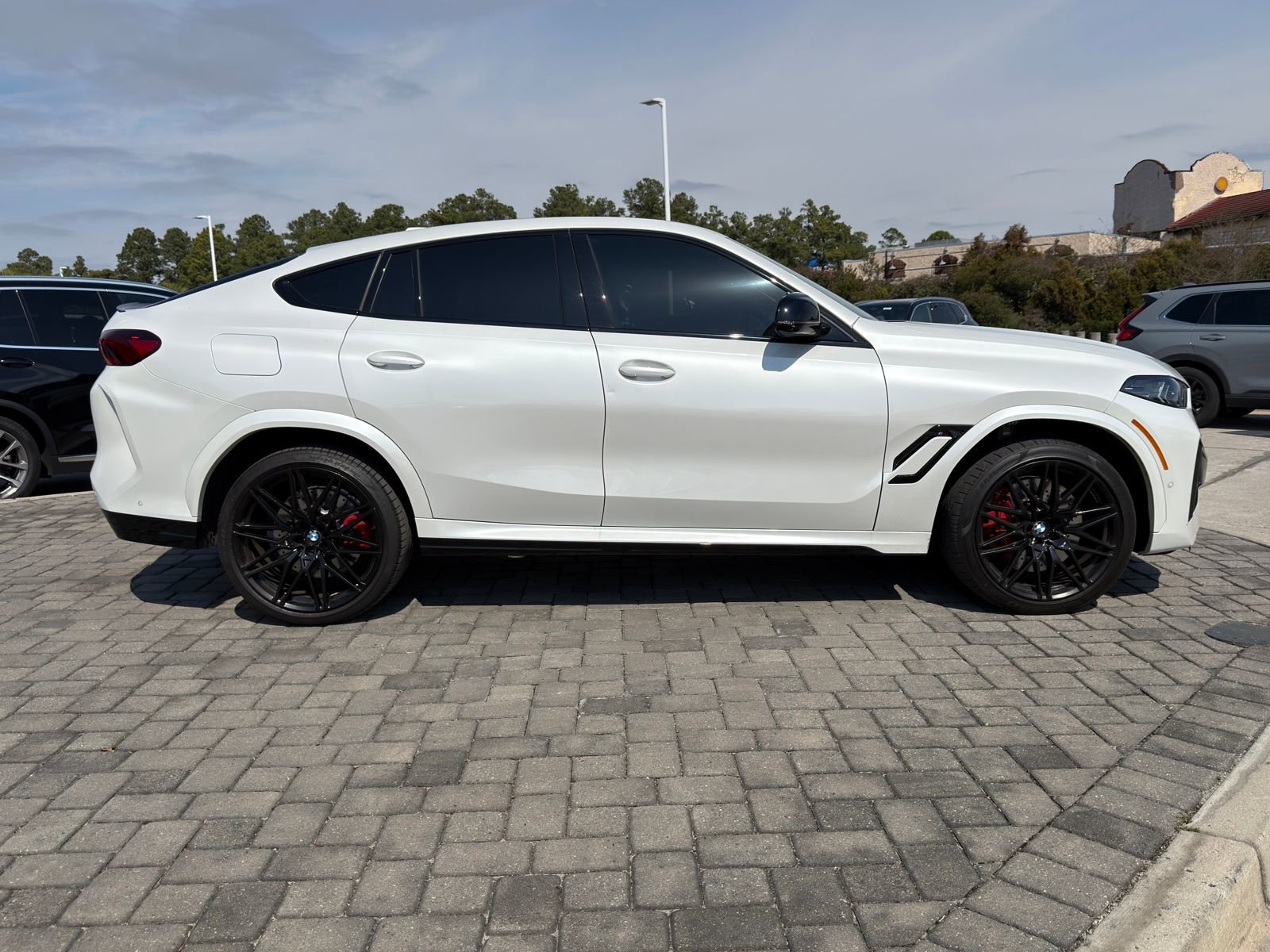 Used 2025 BMW X6 M Competition w/ Executive Package image 8