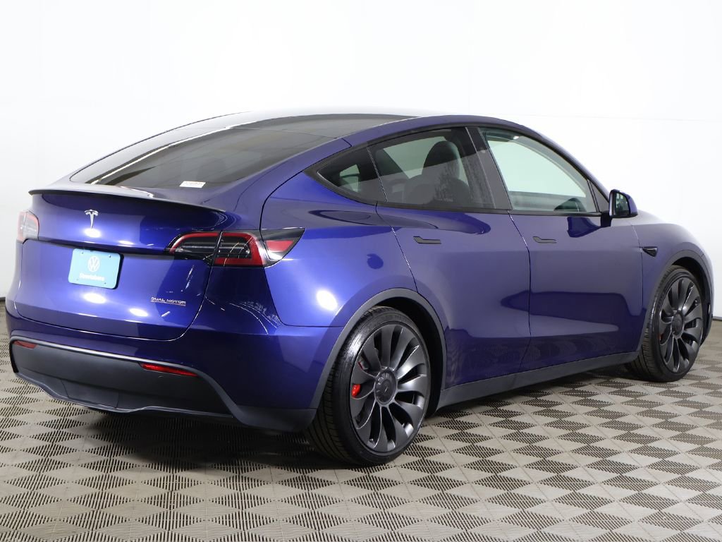 Used 2024 Tesla Model Y Performance image 11