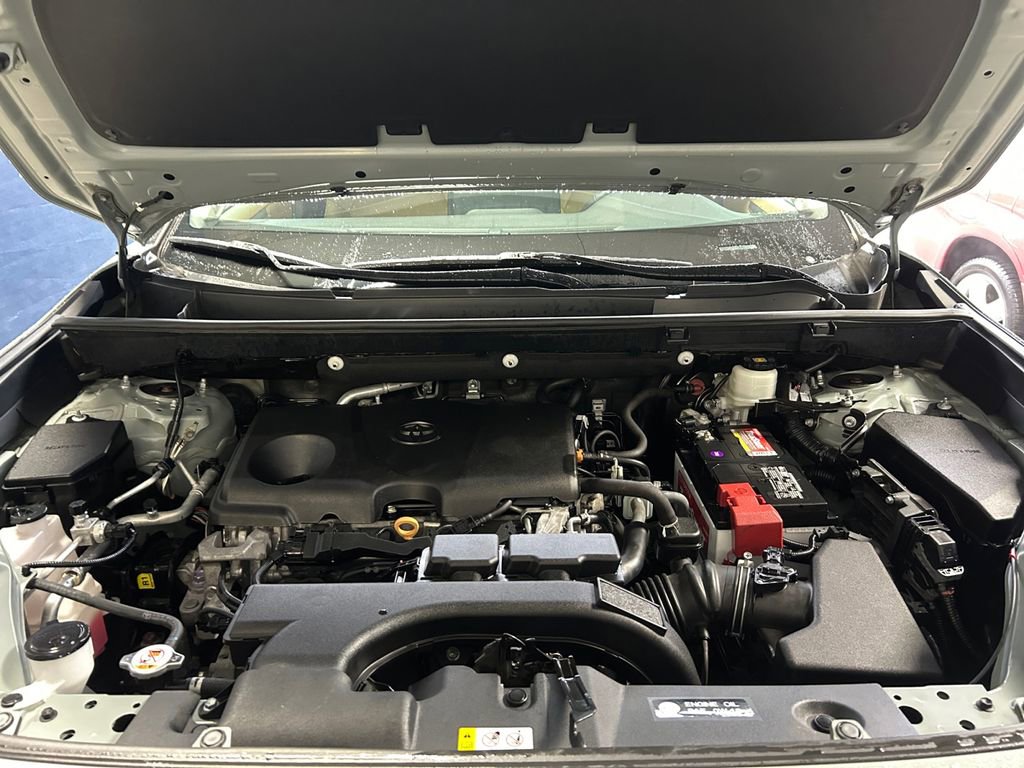 Used 2020 Toyota RAV4 XLE Premium image 30