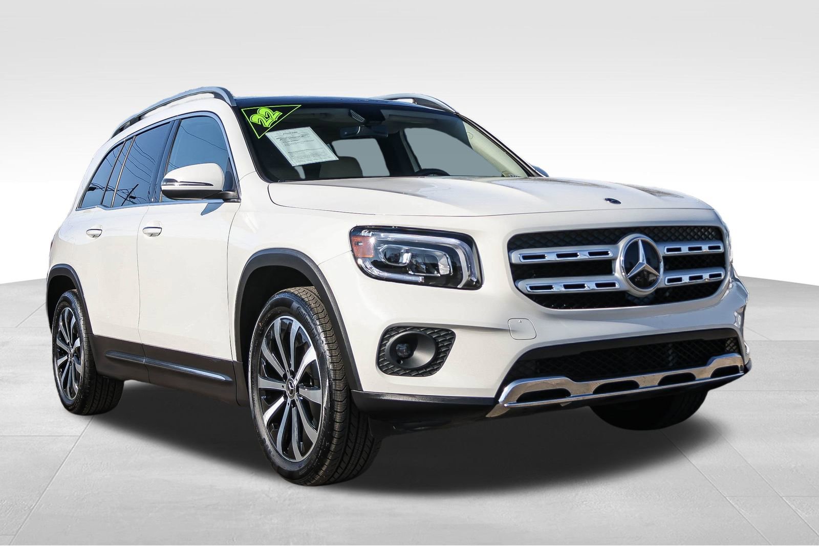 Used 2022 Mercedes-Benz GLB 250 image 3