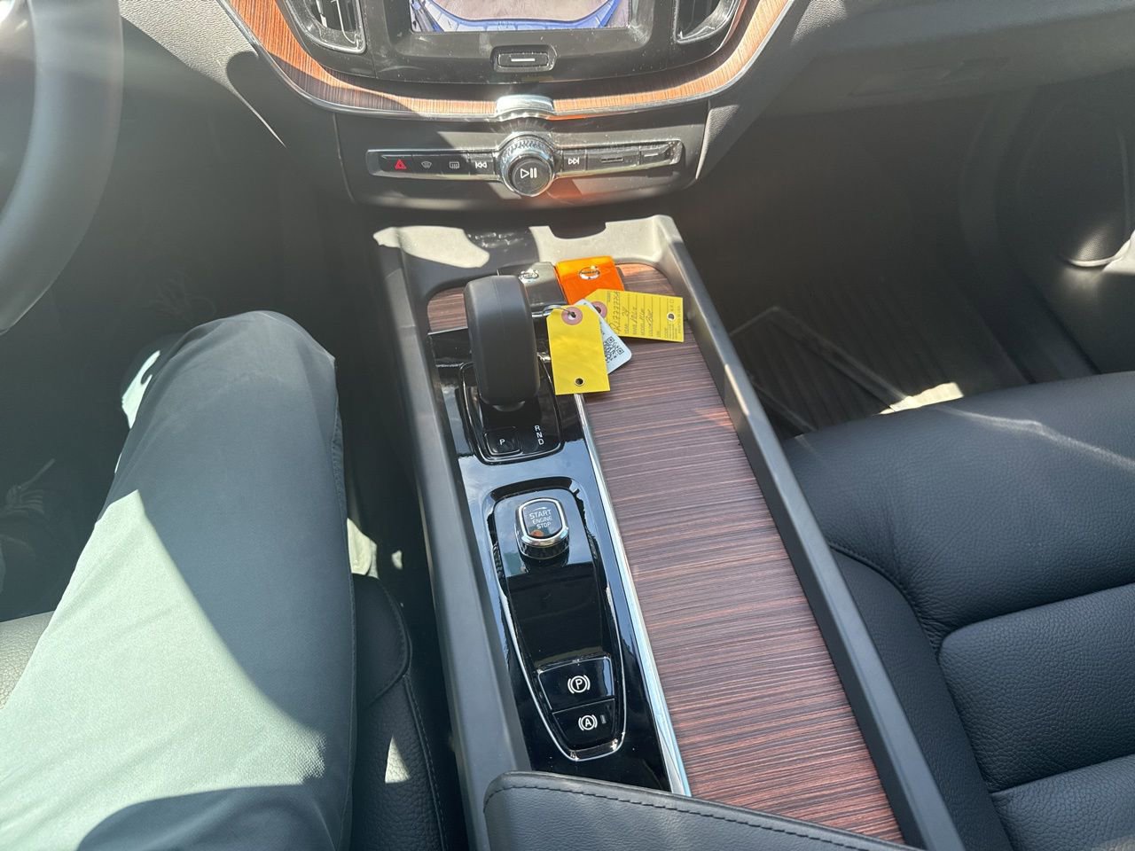 Certified 2024 Volvo XC60 B5 Plus w/ Protection Package Premier AWD/4WD image 26