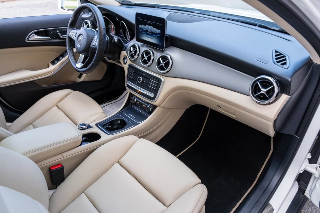 Used 2019 Mercedes-Benz GLA 250 4MATIC image 31