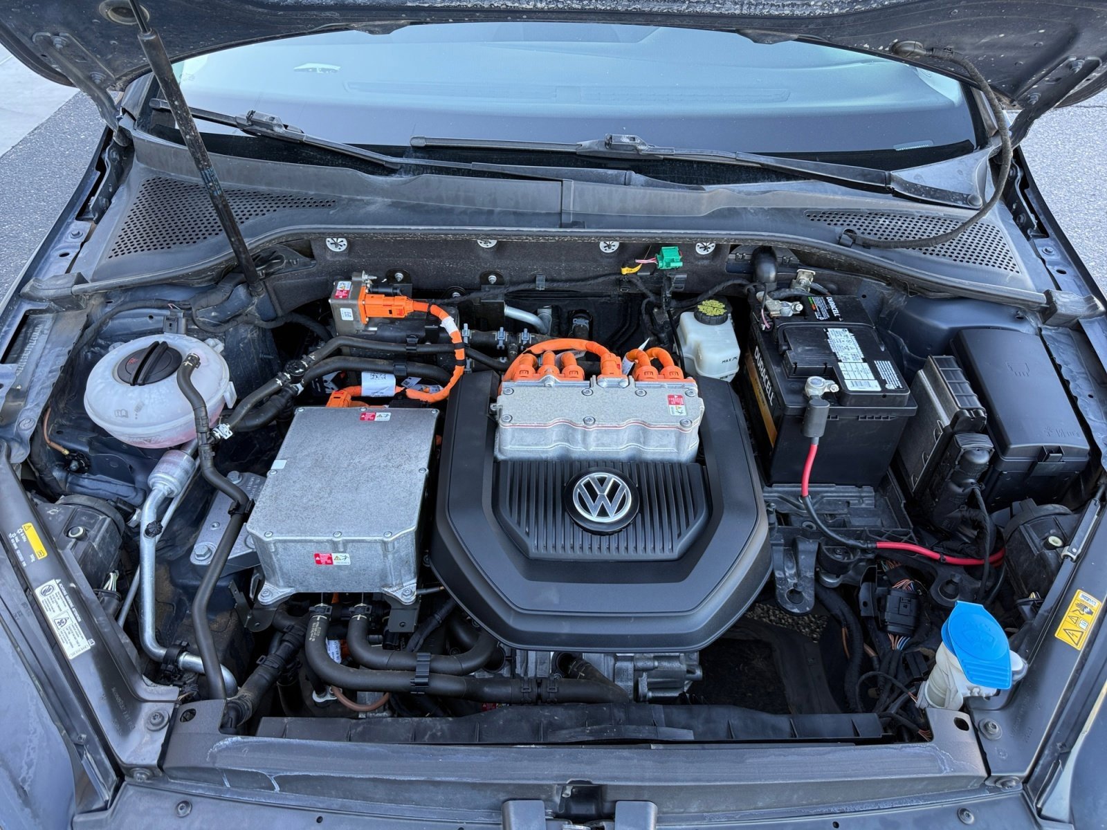 Used 2016 Volkswagen e-Golf SE image 21