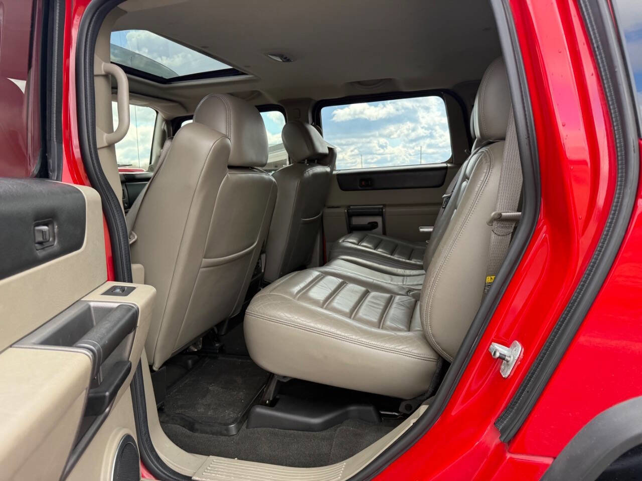 Used 2004 HUMMER H2 image 14