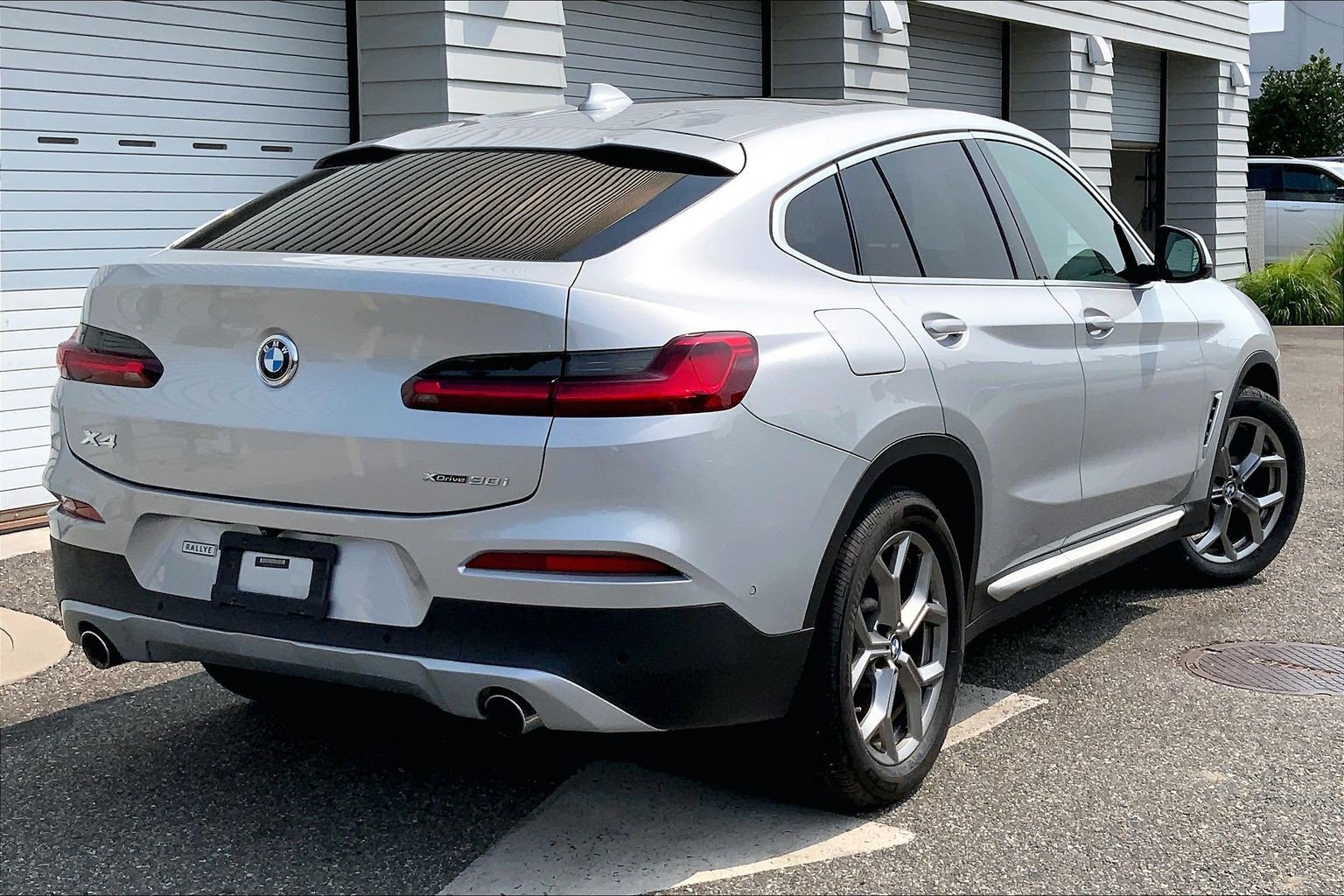 Used 2021 BMW X4 xDrive30i w/ Executive Package AWD/4WD image 7