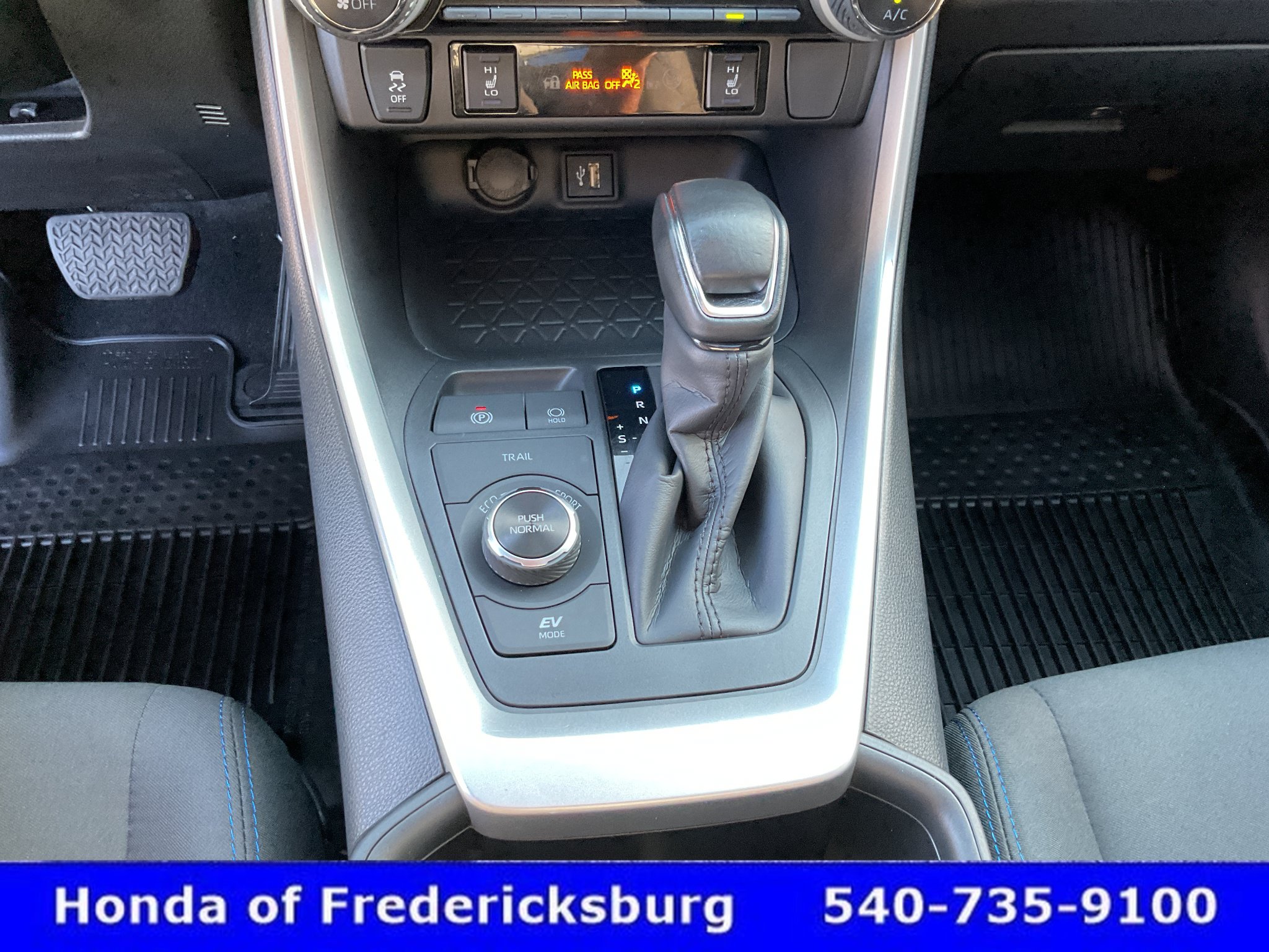 Used 2023 Toyota RAV4 SE w/ Convenience Package AWD/4WD image 34