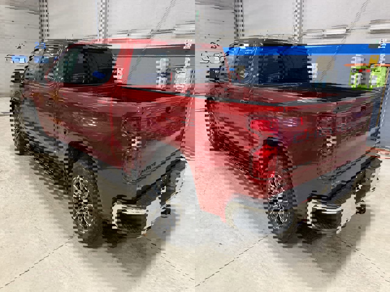 Used 2023 Chevrolet Silverado 1500 LT w/ Z71 Off-Road Package image 5