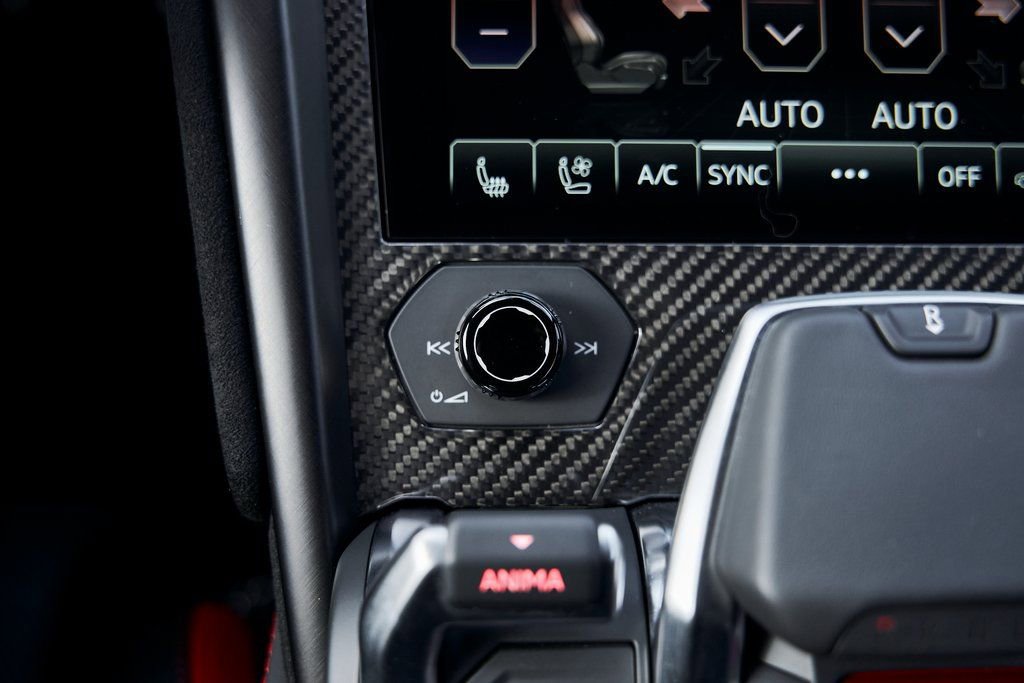 Used 2024 Lamborghini Urus Performante AWD/4WD image 80