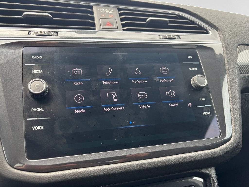 Used 2023 Volkswagen Tiguan SE AWD/4WD image 21